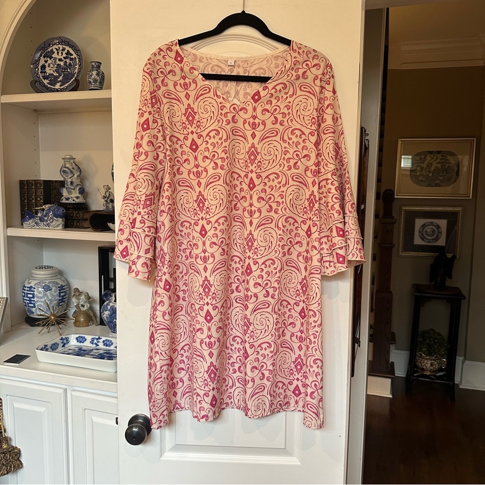 NO NAME - NWT - never worn, 3/4 sleeve w/layered ruffle, v neck